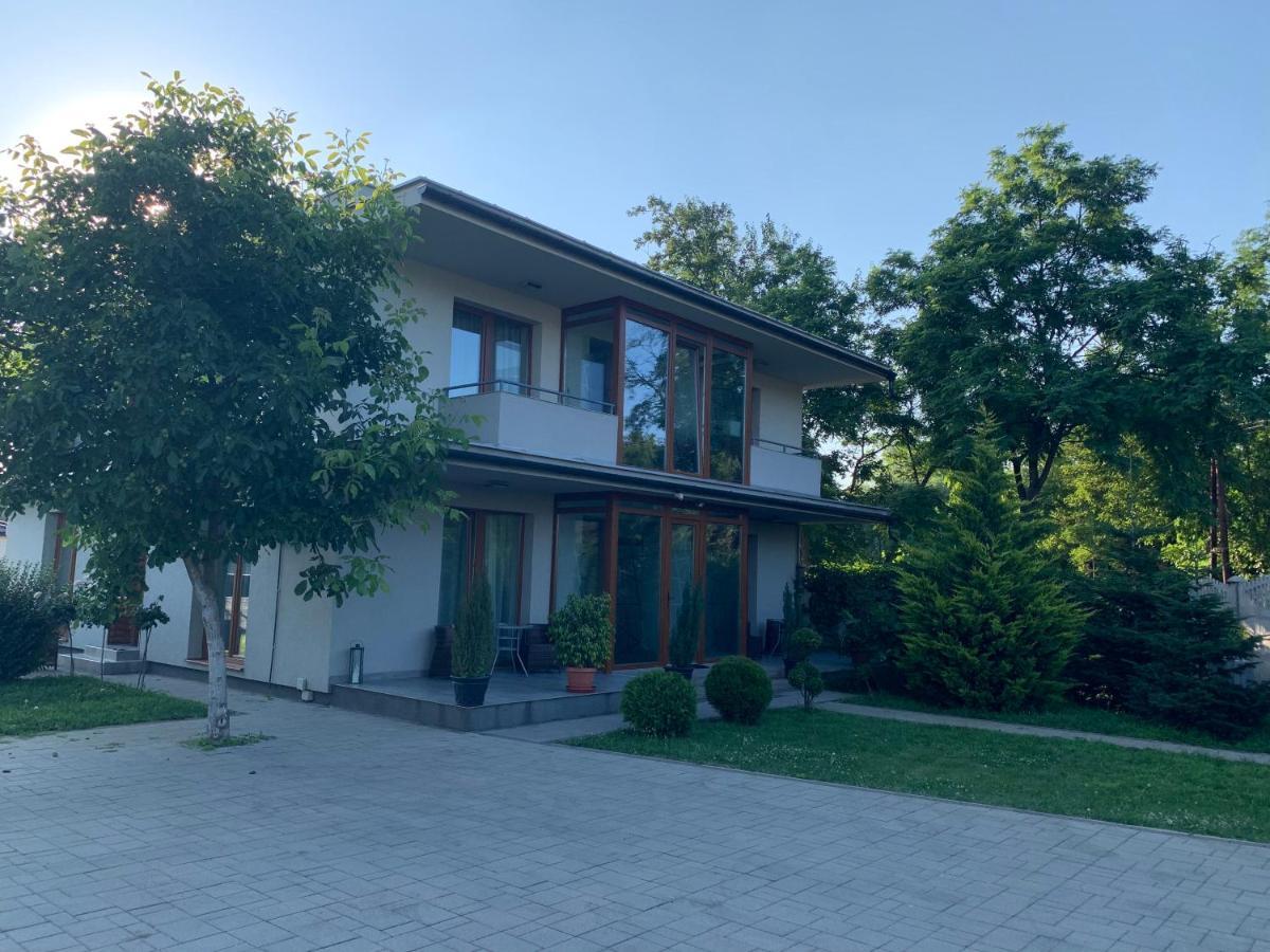 Váci Vendégház Nyíregyháza Esterno foto